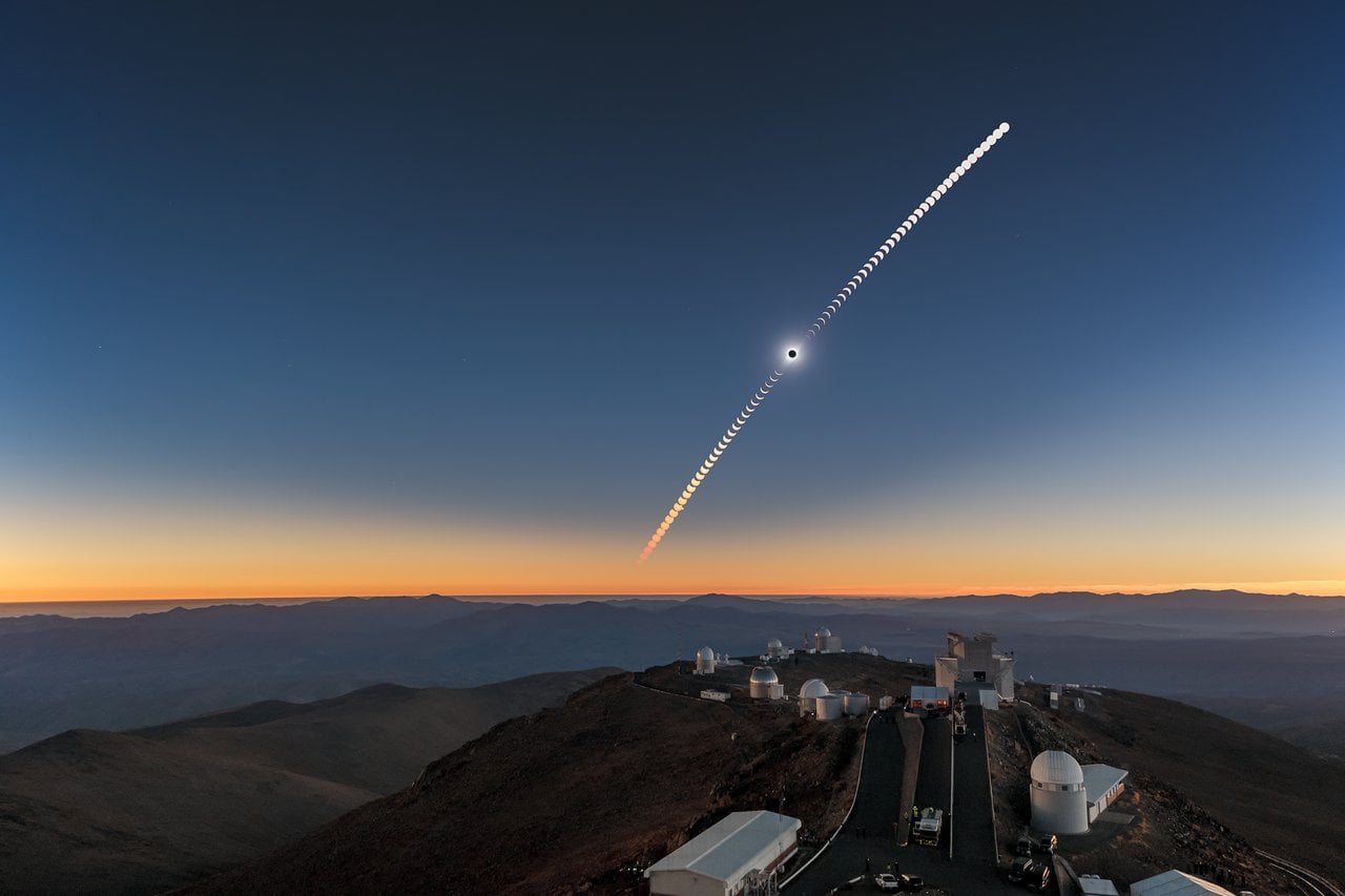 Vào ngày 2 tháng 7 năm 2019, nhật thực toàn phần đã đi qua Đài quan sát La Silla của ESO ở Chile.
